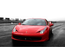Jízda ve Ferrari 3 okruhy řízení + 1 okruh adrenalinové svezení profesionálem / SLEVA 1.331,- Kč